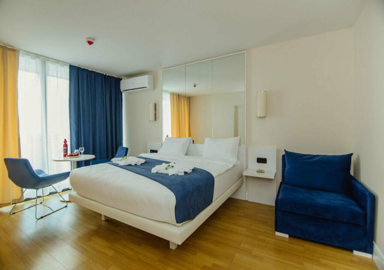 Aparthotel Orbi City Sea View Батуми Екстериор снимка