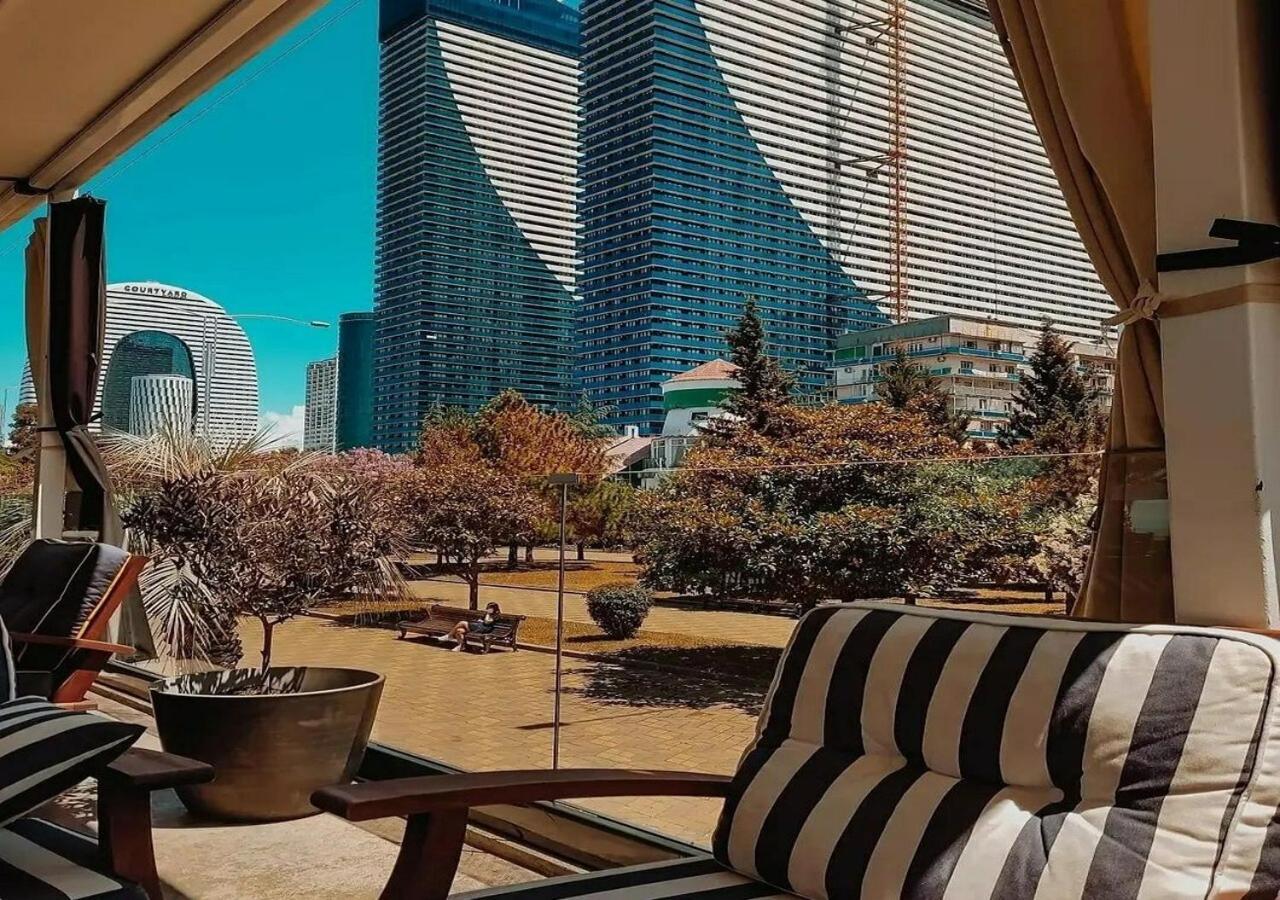 Aparthotel Orbi City Sea View Батуми Екстериор снимка
