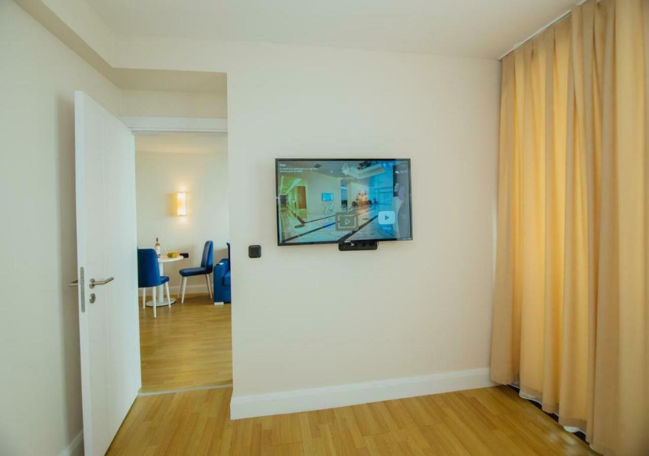 Aparthotel Orbi City Sea View Батуми Екстериор снимка