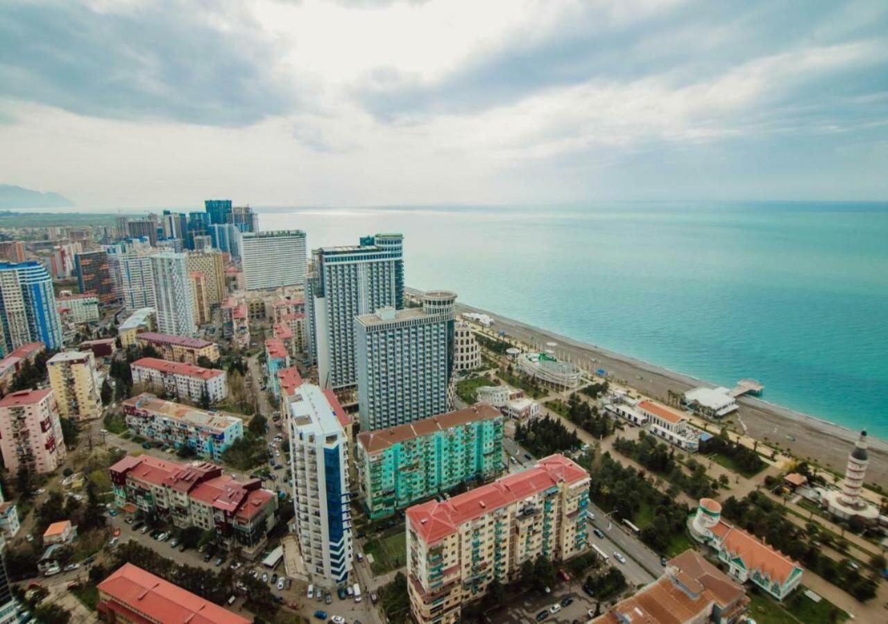 Aparthotel Orbi City Sea View Батуми Екстериор снимка