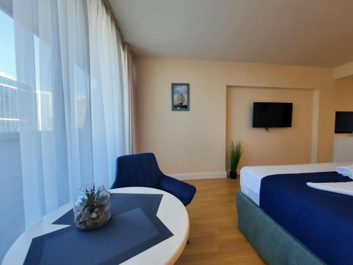 Aparthotel Orbi City Sea View Батуми Екстериор снимка